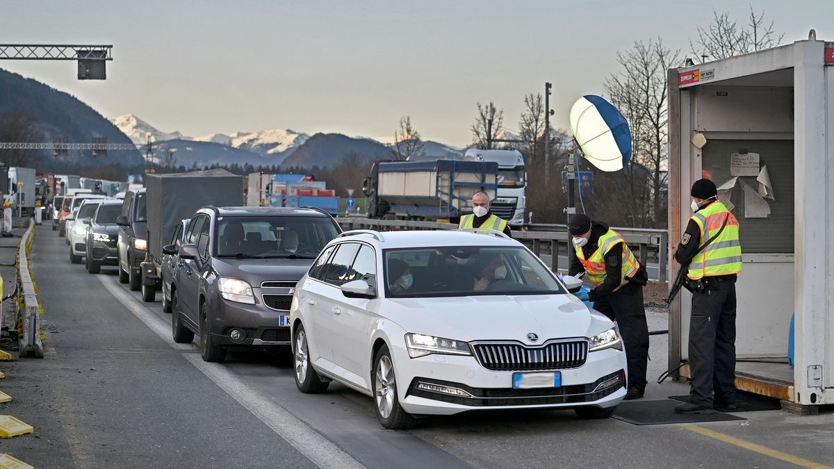 Rakousko zavádí kontroly na hranicích se Slovenskem